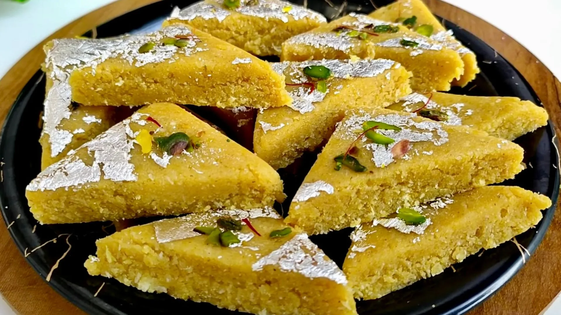 Nariyal Ki Barfi Recipe In Hindi Easy