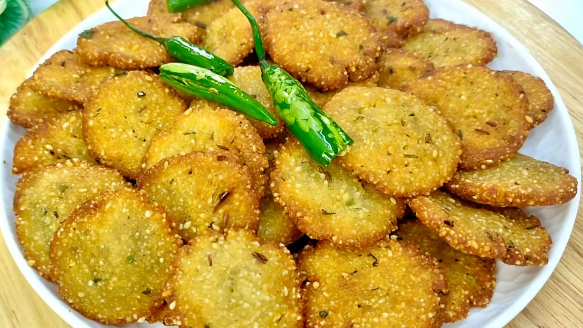 Aloo Sabudana Mathri